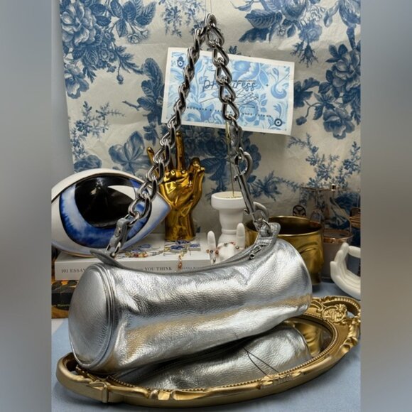 🆕 VIVIENNE WESTWOOD 🧿 NWOT Cindy Cylinder Shoulder Bag, Silver Metallic AUTH - Picture 7 of 16